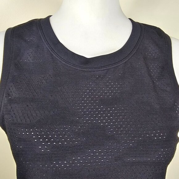 Lululemon Womens Perforated Crop Tank Top Sz S Black Camo Round Neck Activewear - Picture 6 of 6